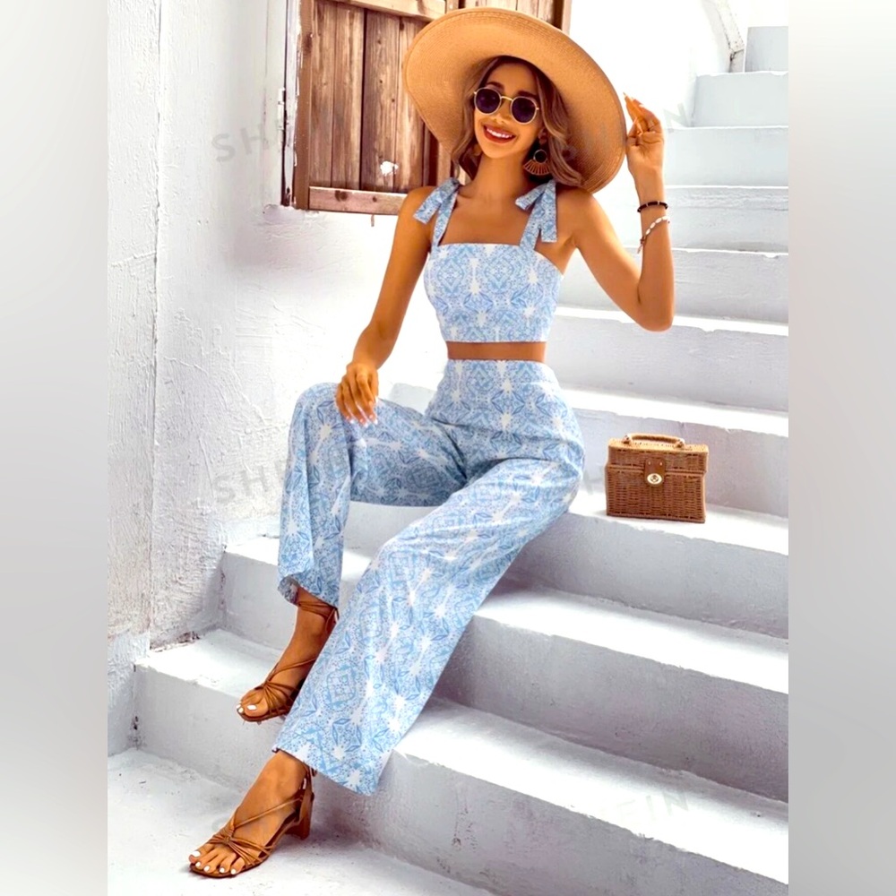 Floral Print Two Piece Top and bottom Set